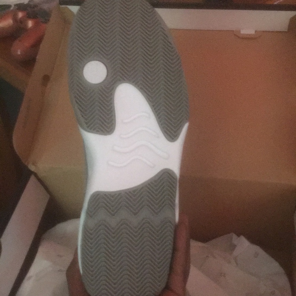 Medium gray/white-cool grey  JORDAN MAX AURA2 - Picture 2 of 5